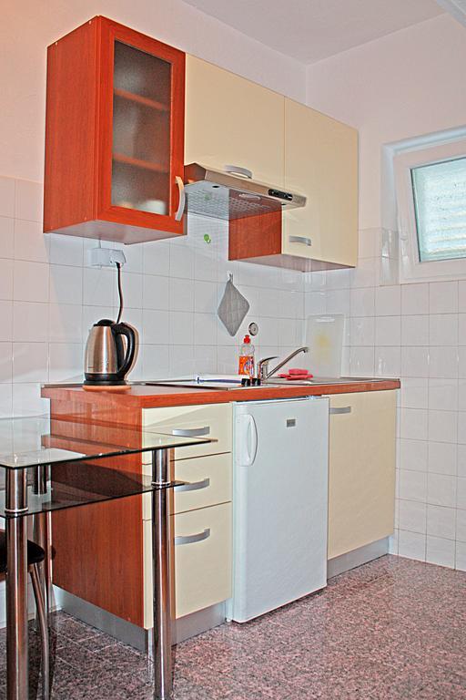 Bougainvillea Apartments Makarska Esterno foto