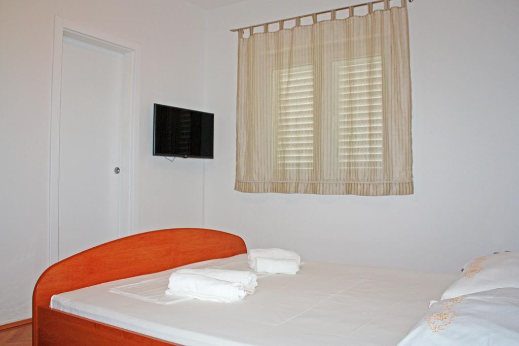 Bougainvillea Apartments Makarska Esterno foto