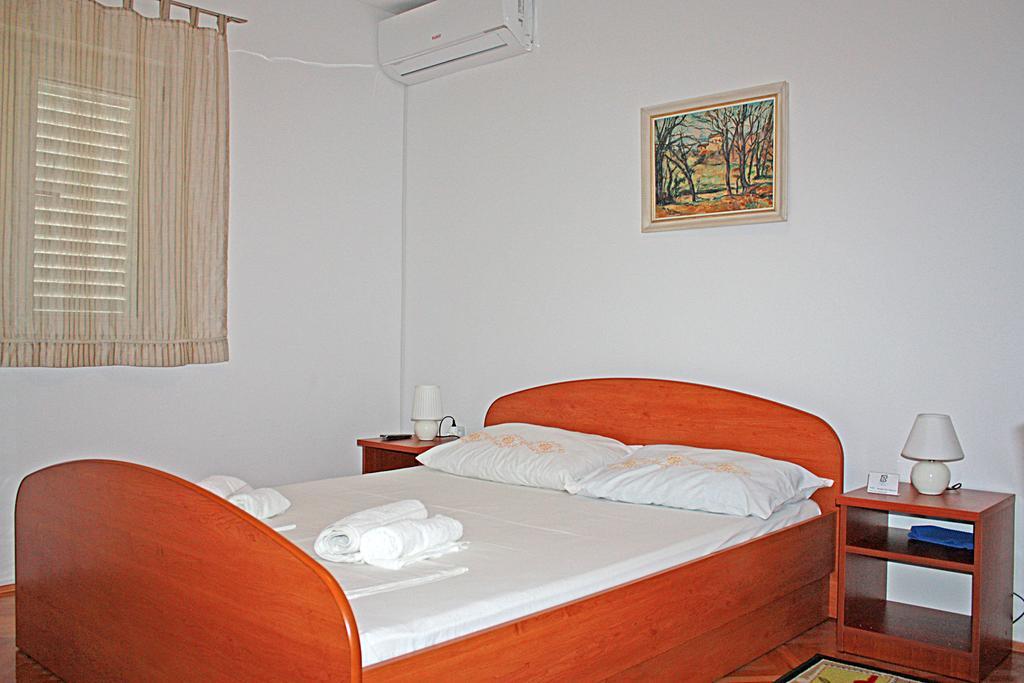 Bougainvillea Apartments Makarska Esterno foto
