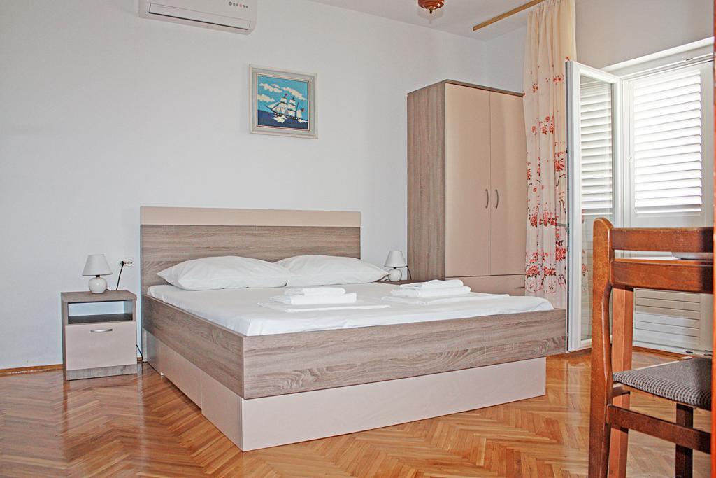 Bougainvillea Apartments Makarska Esterno foto